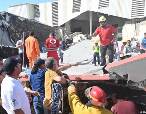 Derrumbe de iglesia deja al menos siete muertos y diez heridos en México