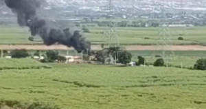 Se desploma helicóptero de la CFE, hay tres personas fallecidas