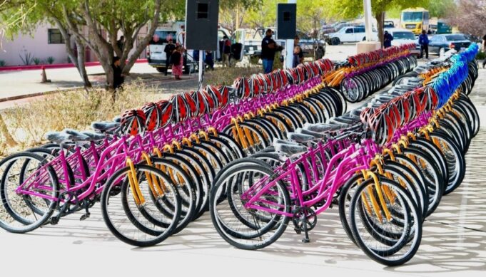 Beneficiamos a jóvenes y familias en situación vulnerable con programas En Bici y Mano con Mano: Alfonso Durazo