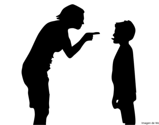Niño de 7 años es atropellado por su madre después de ser castigado con caminar desde la escuela"