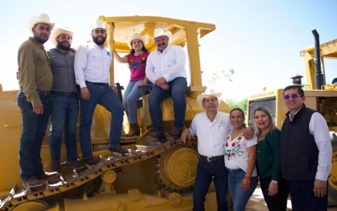 Entrega Gobierno de Sonora maquinaria a ganaderos de Quiriego y Rosario