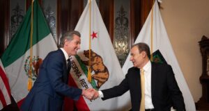 Gobernador Durazo y Gobernador Newsom firman acuerdo histórico para desarrollo sustentable binacional con California