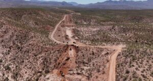 Cumple Gobernador Durazo a habitantes de la sierra; supervisa avances de carretera Bavispe-Nuevo Casas Grandes