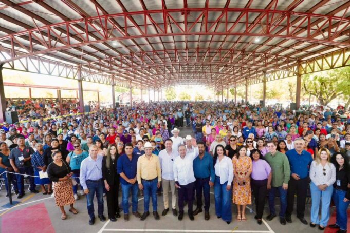 Cumple Gobernador Durazo a población del sur con becas a estudiantes y apoyos para familias vulnerables