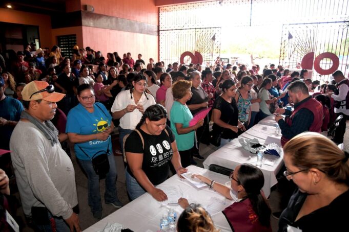 Gobierno de Sonora entrega apoyos económicos a más de mil 200 familias de Hermosillo y San Miguel de Horcasitas