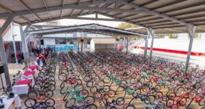 Cumple Gobernador Alfonso Durazo compromiso con la niñez sonorense al entregar bicicletas y kits de seguridad