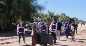 Gobierno de Sonora mantiene presencia permanente en Bahía de Kino tras el paso de Lorena