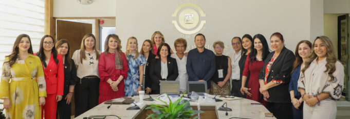 Donan legisladoras del Congreso de Sonora equipos de ultrasonido al Isssteson