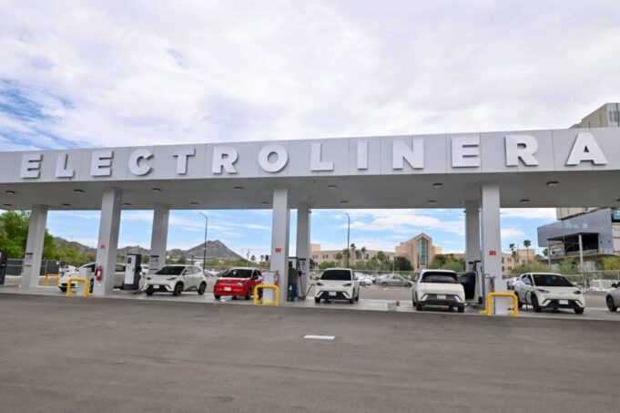 Gobernador Durazo lidera en electromovilidad; primera Electrolinera Pública registra más de 3 mil recargas a vehículos