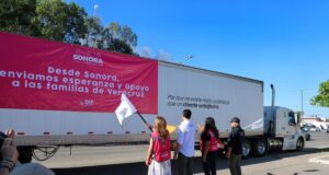 Gobierno de Sonora da banderazo de salida a tractocamión con víveres para damnificados de Veracruz