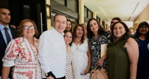 Gobernador Durazo reconoce vocación transformadora de las maestras y maestros en su día