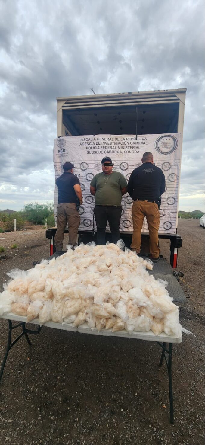 Asegura Mesa Estatal de Seguridad alrededor de 200 kilogramos de metanfetamina en Caborca Asegura Mesa Estatal de Seguridad alrededor de 200 kilogramos de metanfetamina en Caborca